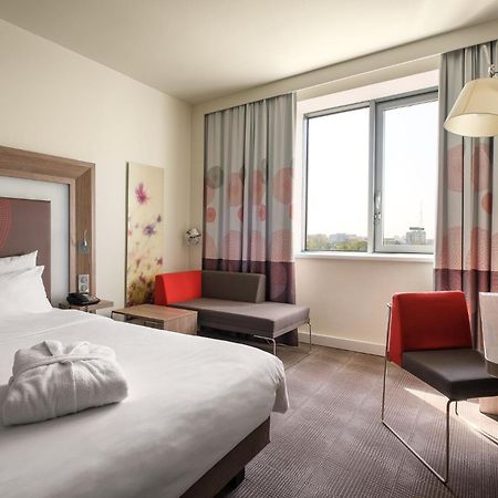 Novotel Almaty City Center Екстериор снимка