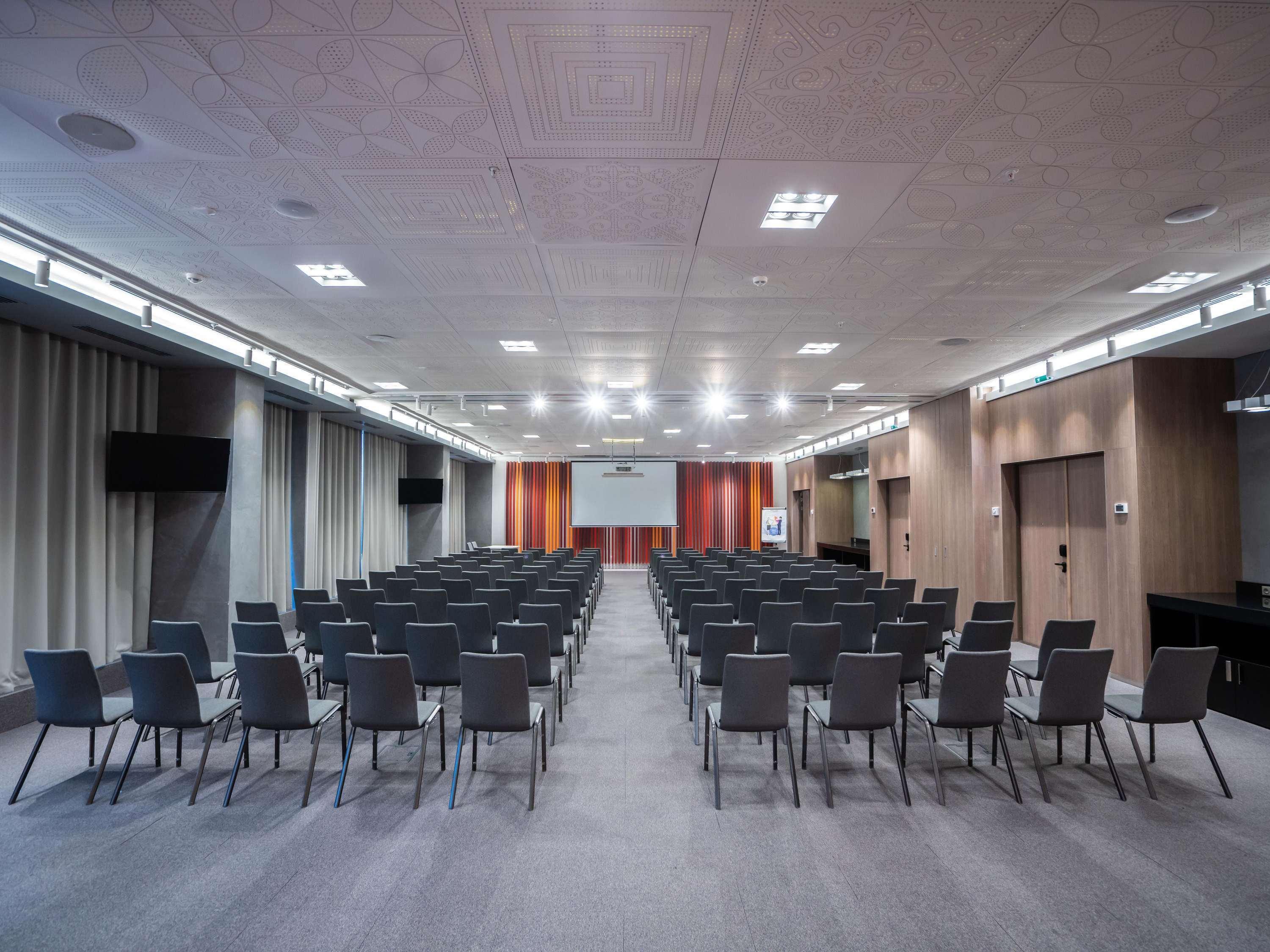 Novotel Almaty City Center Екстериор снимка