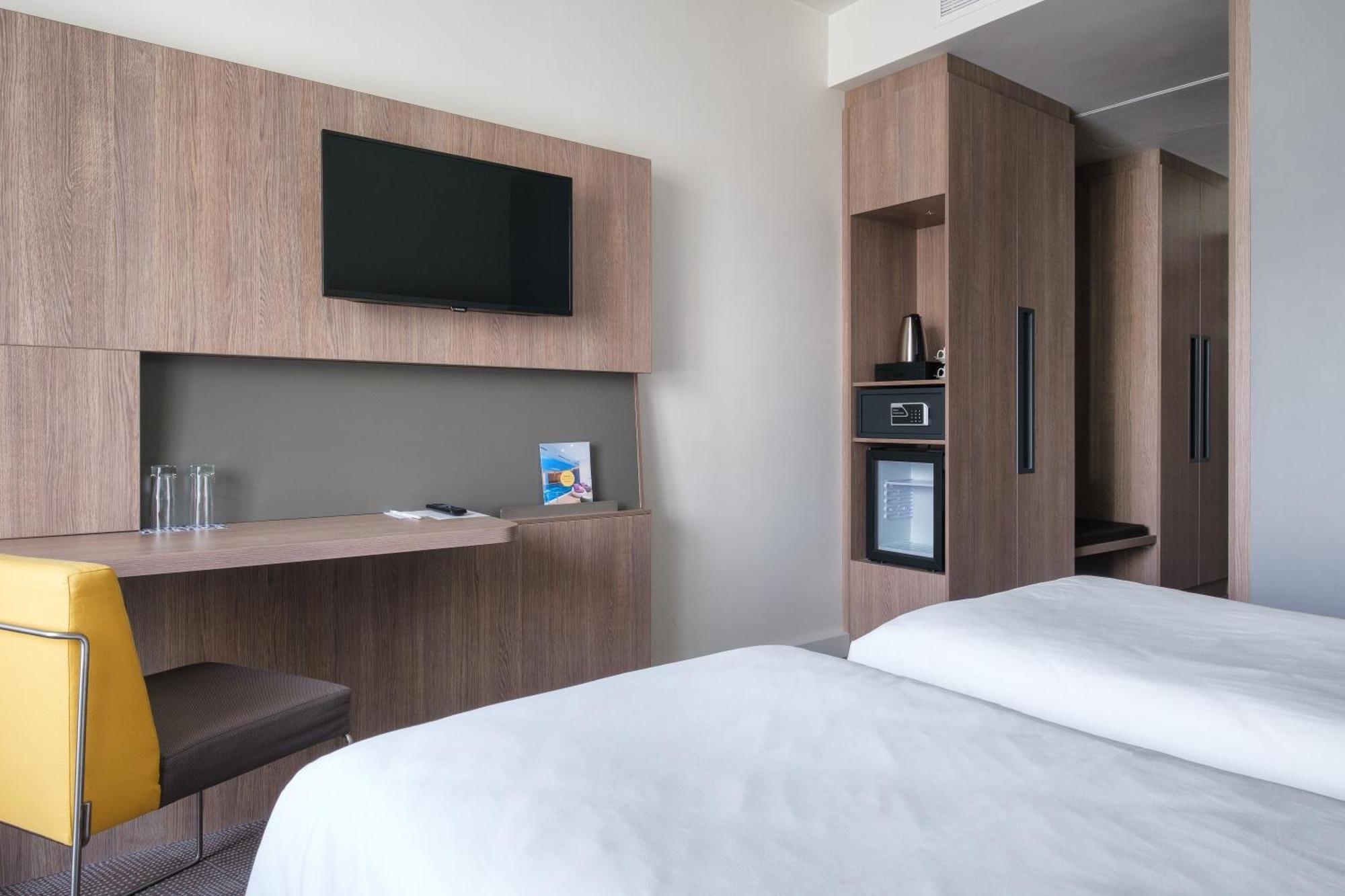 Novotel Almaty City Center Екстериор снимка