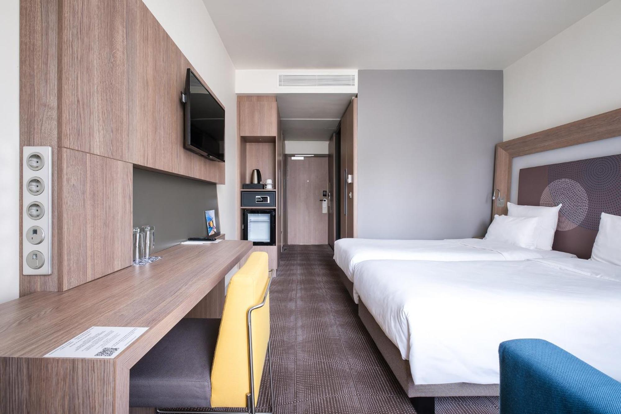 Novotel Almaty City Center Екстериор снимка