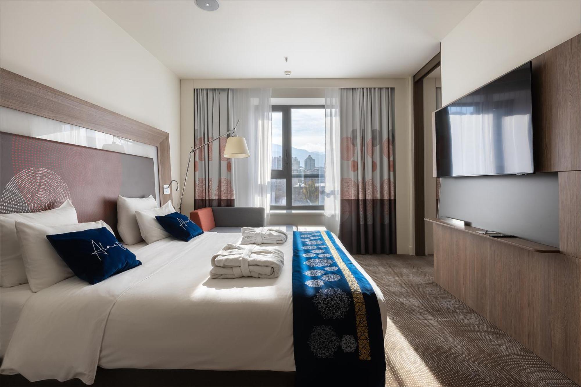 Novotel Almaty City Center Екстериор снимка