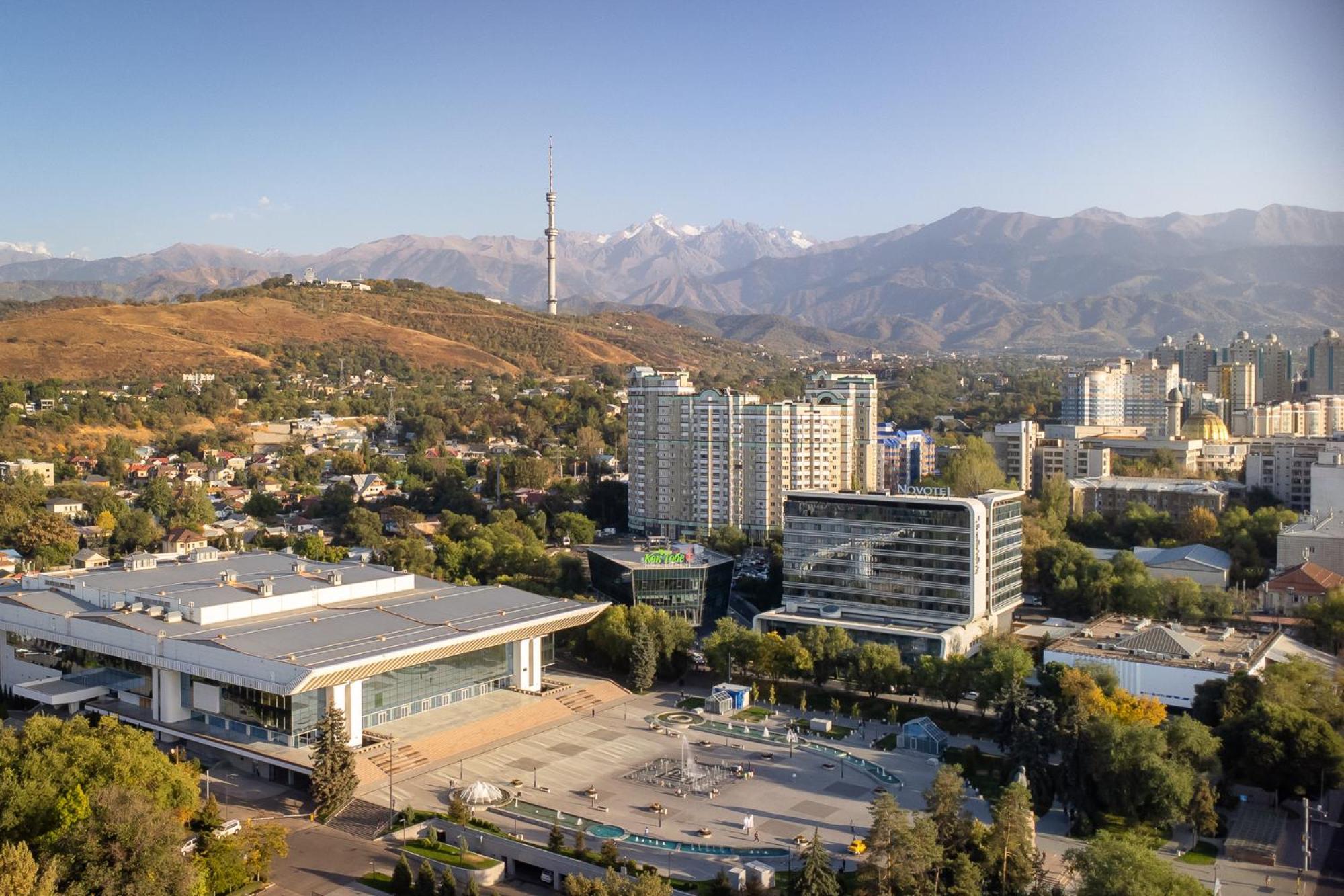 Novotel Almaty City Center Екстериор снимка