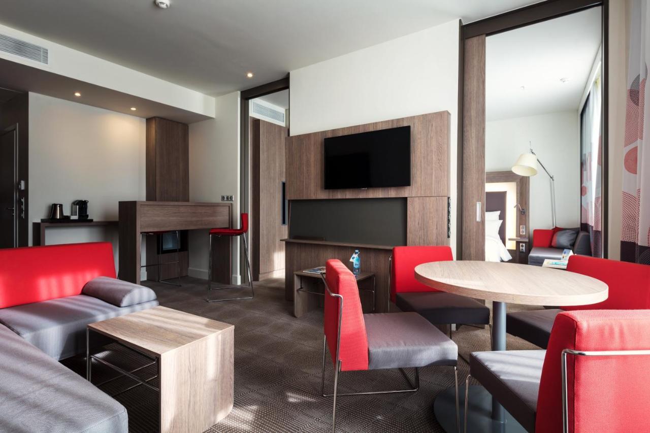 Novotel Almaty City Center Екстериор снимка
