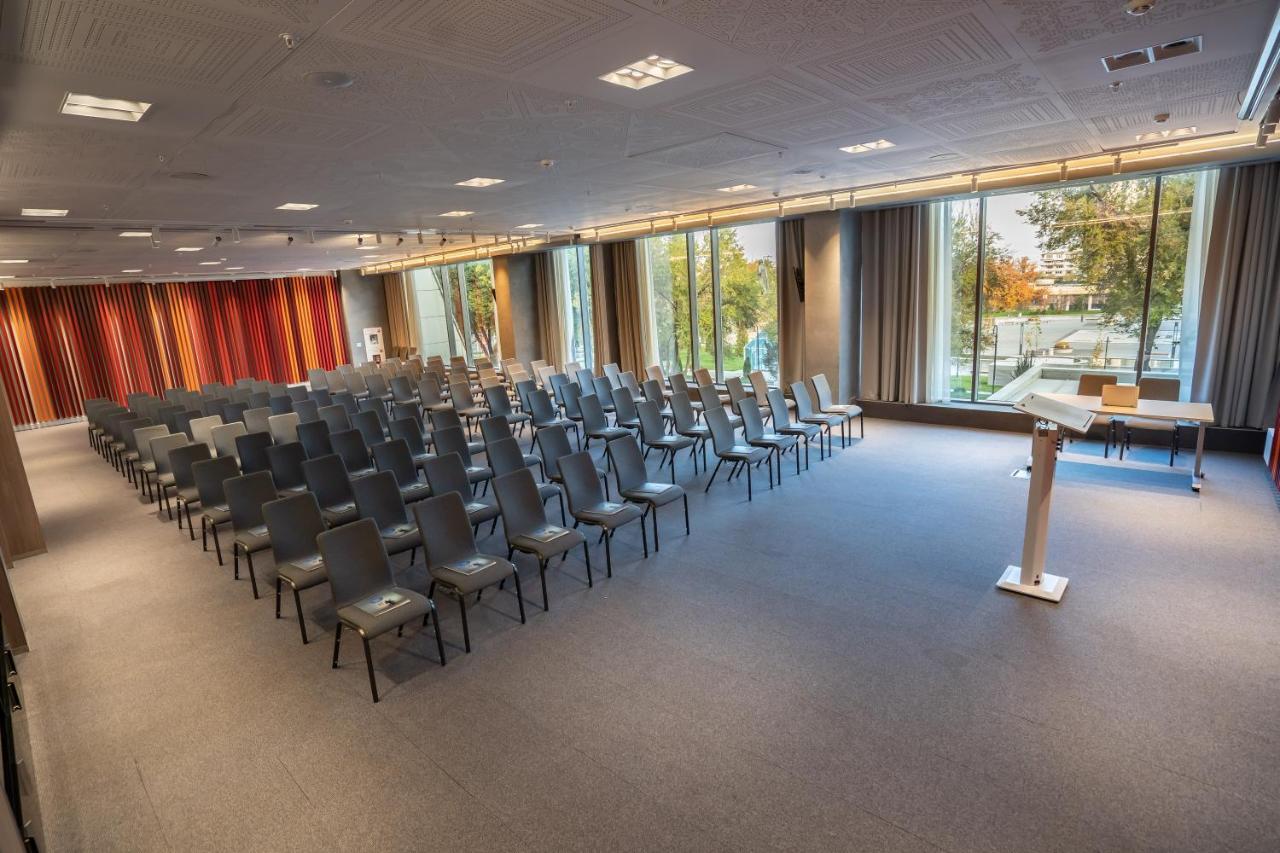 Novotel Almaty City Center Екстериор снимка